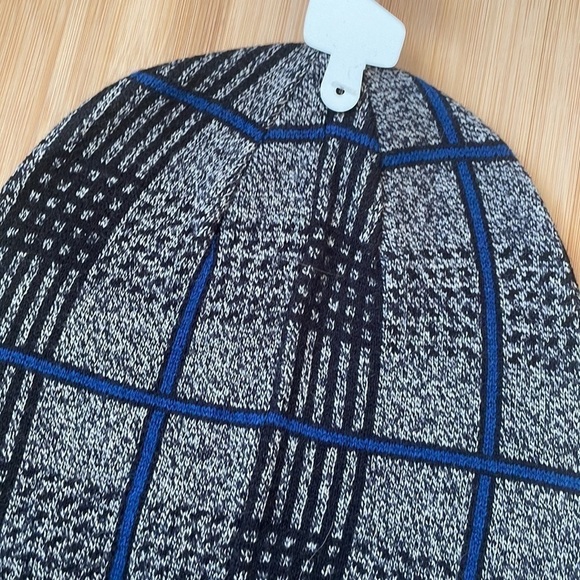 Brand New Michael Kors Black & Blue Knit Beanie Hat w/  Metal Logo Accent - Picture 10 of 15